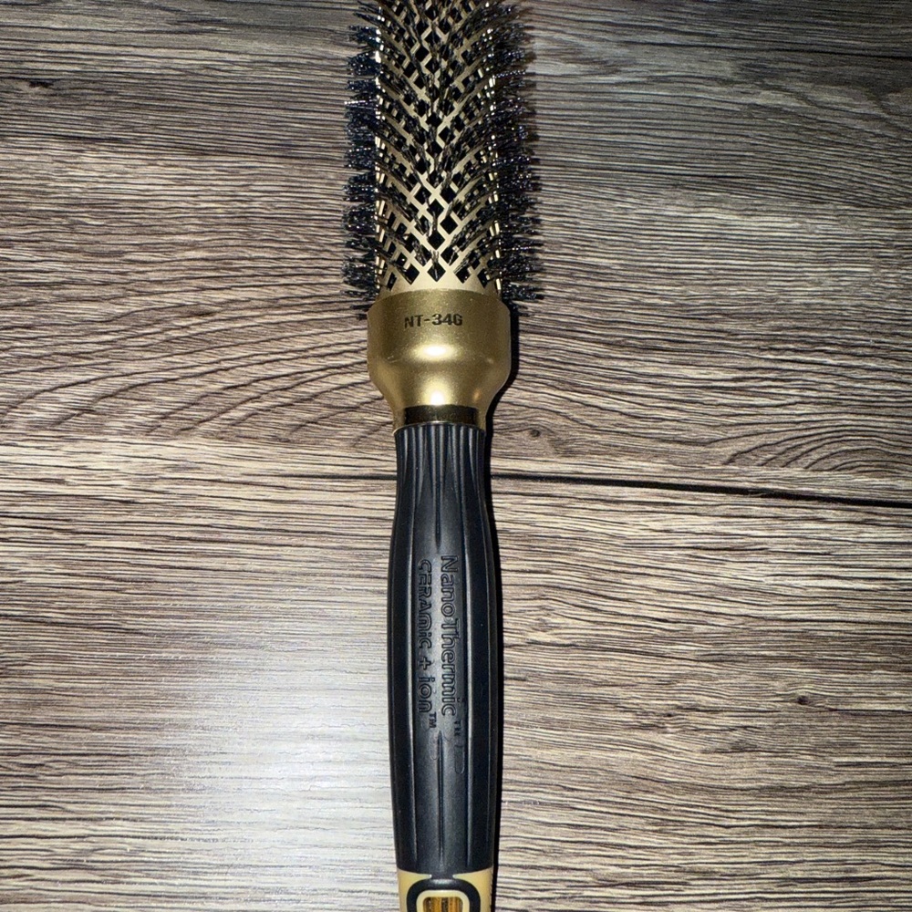 Nano Thermic Olivia Garden NT-346 Gold and Black Round Hair Brush
